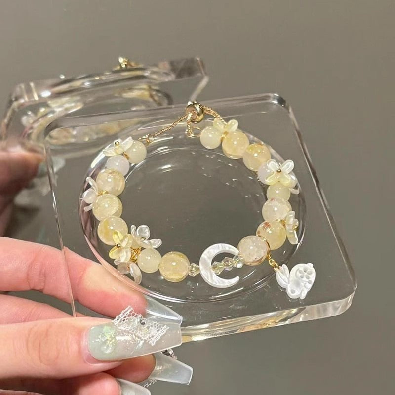 1pc Osmanthus Scented Beaded Bracelet for Women - Elegant Court-Style Jewelry with White & Yellow Beads, Golden-Tone Spacers & Accents, Durable Everyday & Party Wear, Perfect Gift for Her