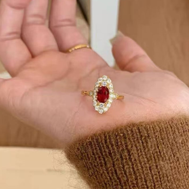 Vintage European and American S925 silver light luxury retro exquisite court style inlaid with 6 * 8mm oval red small clear marriage proposal ring, banquet, party, birthday gift lady