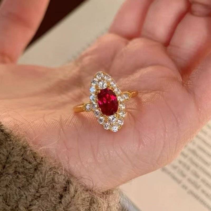 Vintage European and American S925 silver light luxury retro exquisite court style inlaid with 6 * 8mm oval red small clear marriage proposal ring, banquet, party, birthday gift lady