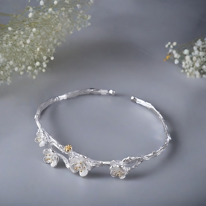 Foot Silvery S999 Bracelet Sterling Silvery Bracelet Ladies' Open Bracelet Can Be Freely Adjusted In Size To Give Girlfriend A Birthday And Holiday Gift. The Silvery Weight Is 20g\u002F0.7 Oz.