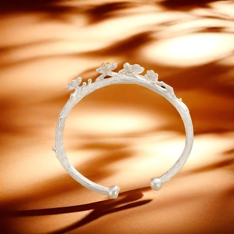 Foot Silvery S999 Bracelet Sterling Silvery Bracelet Ladies' Open Bracelet Can Be Freely Adjusted In Size To Give Girlfriend A Birthday And Holiday Gift. The Silvery Weight Is 20g\u002F0.7 Oz.