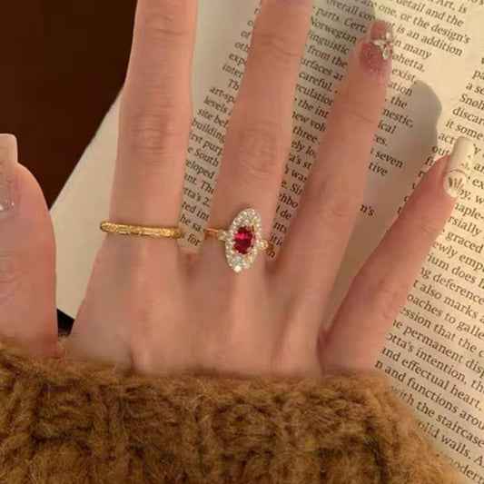 Vintage European and American S925 silver light luxury retro exquisite court style inlaid with 6 * 8mm oval red small clear marriage proposal ring, banquet, party, birthday gift lady